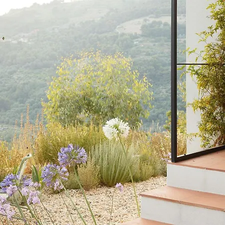 Mediterranean Retreat With Sea View In Сasa de vacaciones