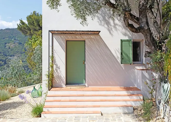 Mediterranean Retreat With Sea View In Nyaraló