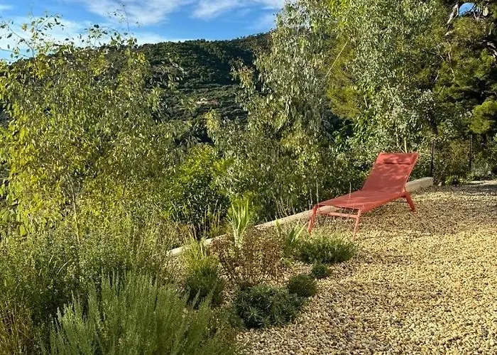 Nyaraló Mediterranean Retreat With Sea View In Seborga