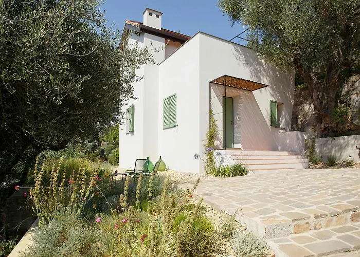 Mediterranean Retreat With Sea View In Seborga